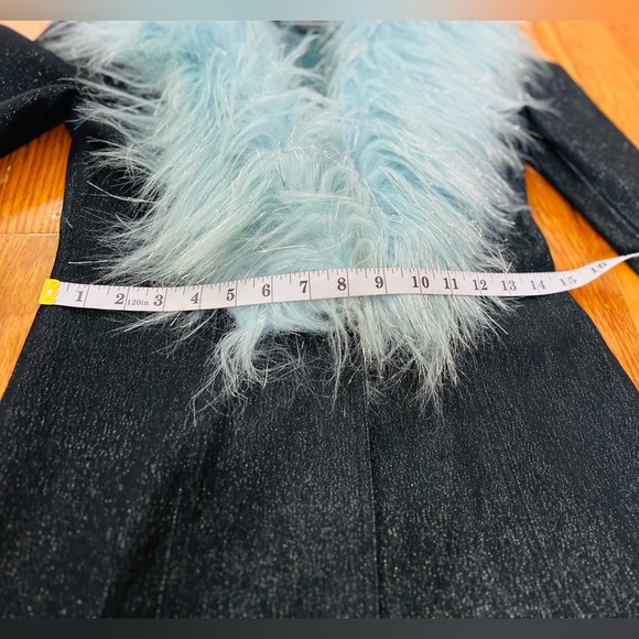 blanc noir Black Maxi Coat with Light Blue Faux Fur Trim - Picture 5 of 15